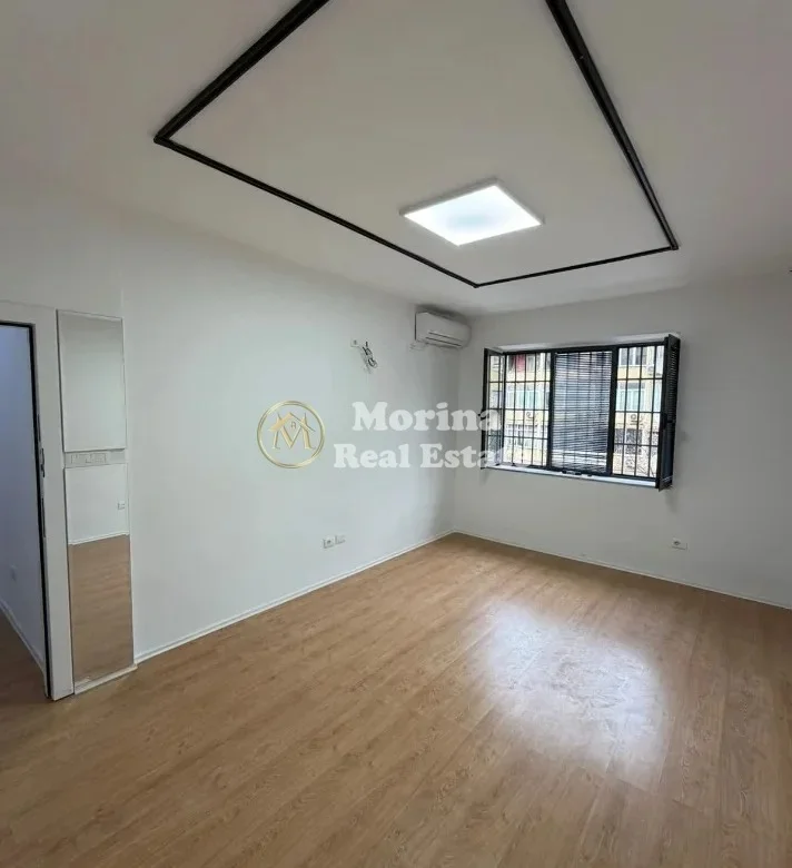 Tirane, jepet me qera ambjent biznesi Kati 1, 50 m² 650 € (Zogu i ZI)
