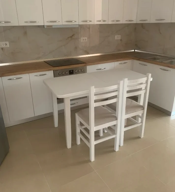 Tirane, jepet me qera apartament 2+1 Kati 3, 85 m² 450 € (Shkolla e Bashkuar)