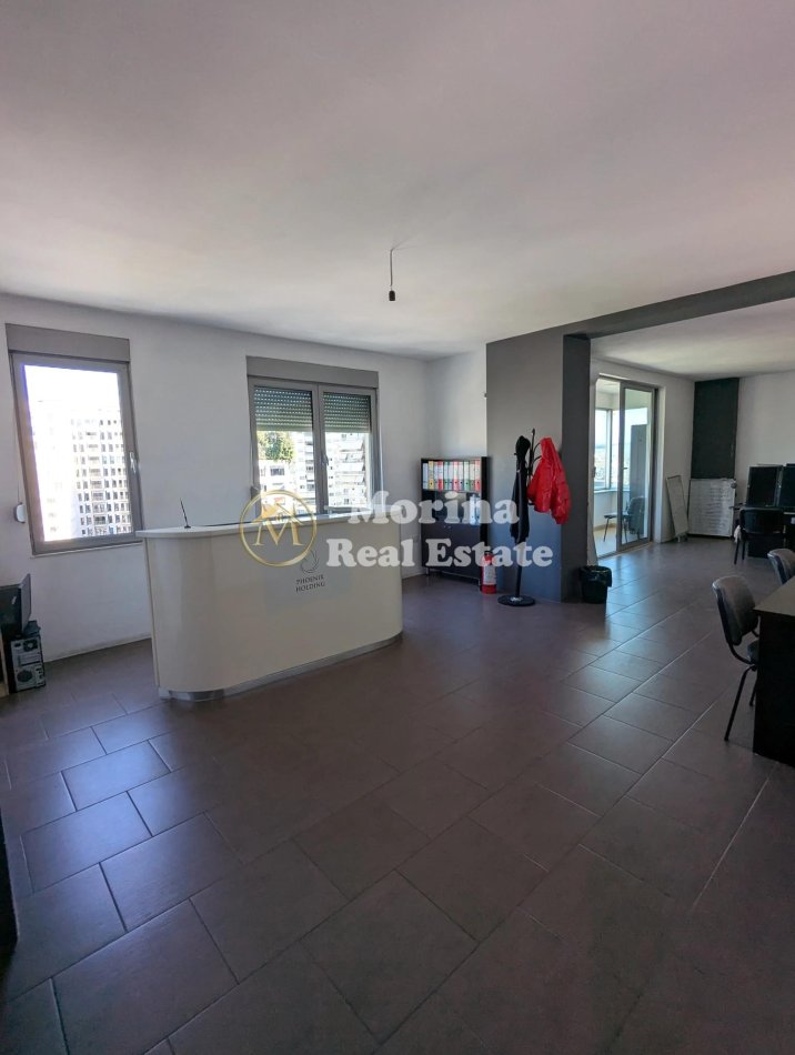 Tirane, jepet me qera ambjent biznesi Kati 5, 98 m² 800 € (Zogu i Zi)