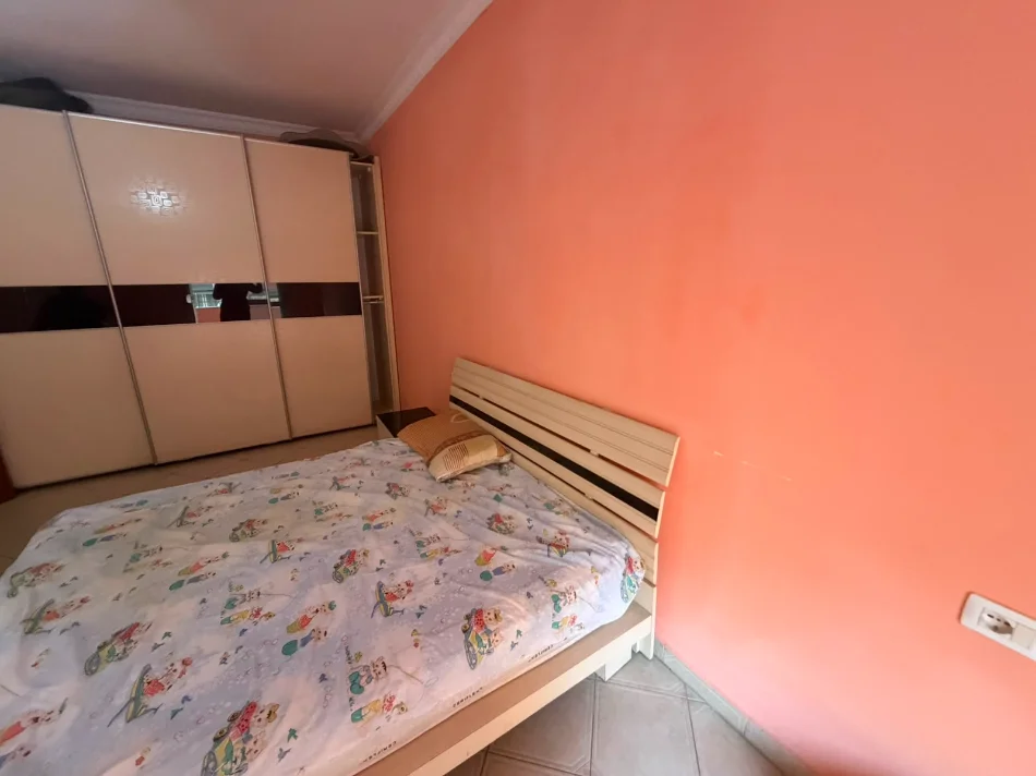 Tirane, jepet me qera apartament 2+1 Kati 2, 100 m² 500 € (Astir)