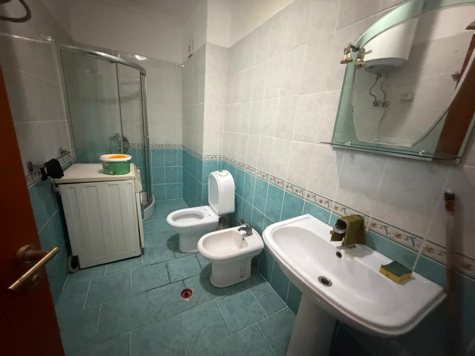 Tirane, jepet me qera apartament 2+1 Kati 2, 100 m² 500 € (Astir)