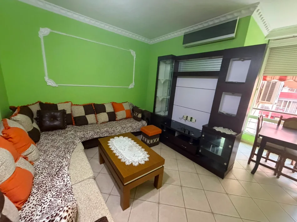 Tirane, jepet me qera apartament 2+1 Kati 2, 100 m² 500 € (Astir)