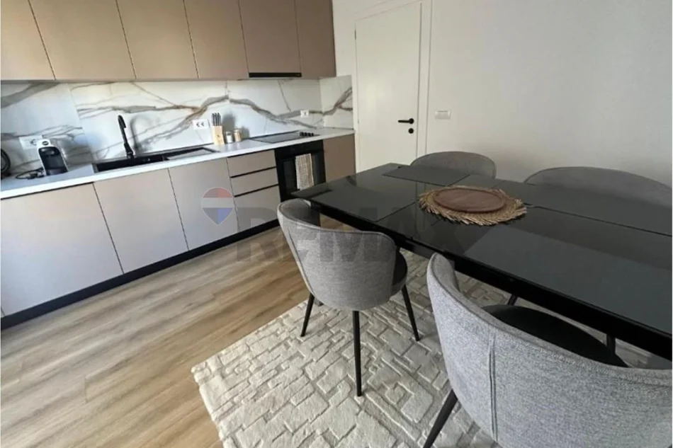 Tirane, jap me qera apartament 2+1 Kati 3, 104 m² 1.000 € (Mine Peza)