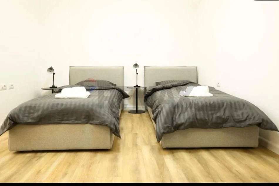 Tirane, jap me qera apartament 2+1 Kati 3, 104 m² 1.000 € (Mine Peza)