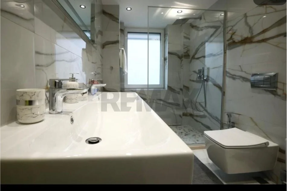Tirane, jap me qera apartament 2+1 Kati 3, 104 m² 1.000 € (Mine Peza)