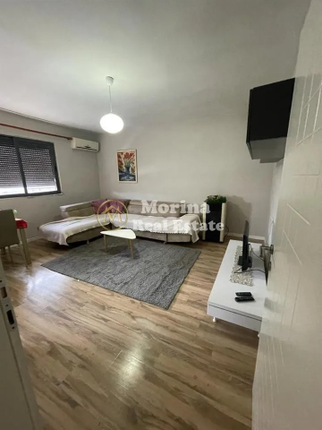Tirane, jepet me qera shtepi 2+1 Kati 3, 120 m² 400 € (Allias)