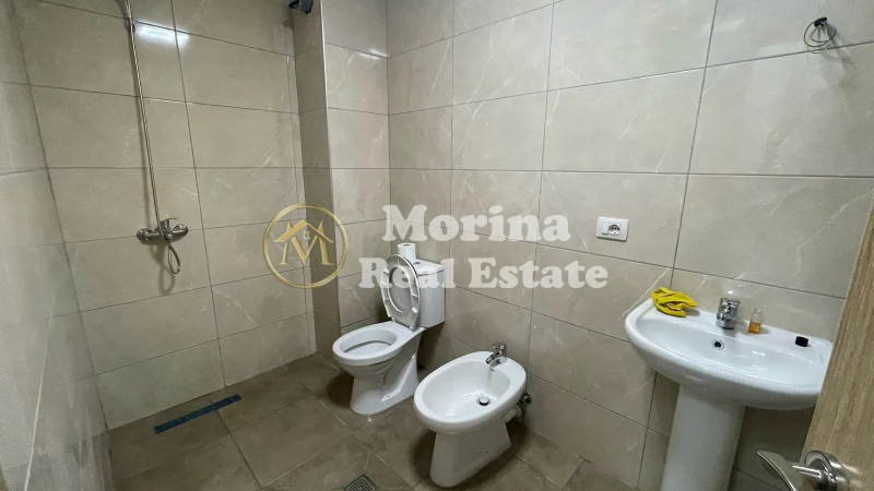 Tirane, jepet me qera apartament 3+1 Kati 3, 113 m² 500 € (Rruga 5 Maji)