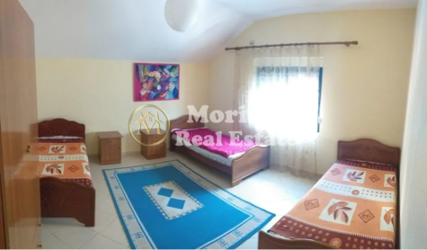 Tirane, jepet me qera shtepi 3 Katshe , 270 m² 2.000 € (Don Bosko)