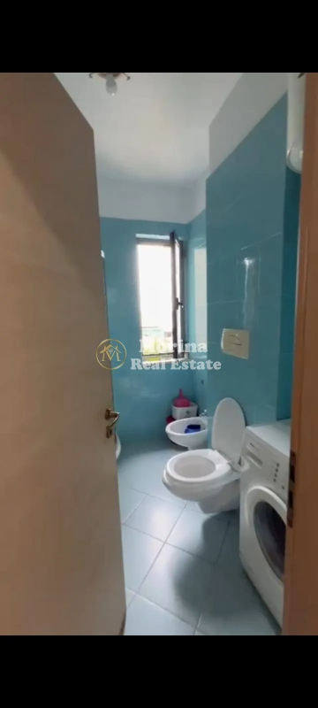 Tirane, jepet me qera apartament 1+1+Ballkon Kati 5, 65 m² 450 € (Rruga e Dibres- Rezidenca Tower Bridge 3)