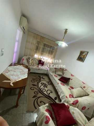 Tirane, jepet me qera apartament 1+1 Kati 3, 65 m² 390 € (Shkolla e Bashkuar)