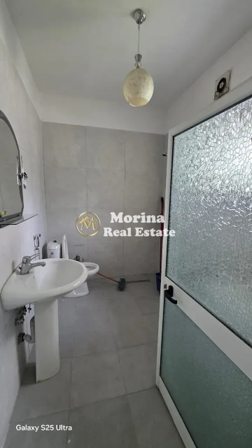 Tirane, jepet me qera shtepi 2+1 Kati 1, 80 m² 300 € (Allias)