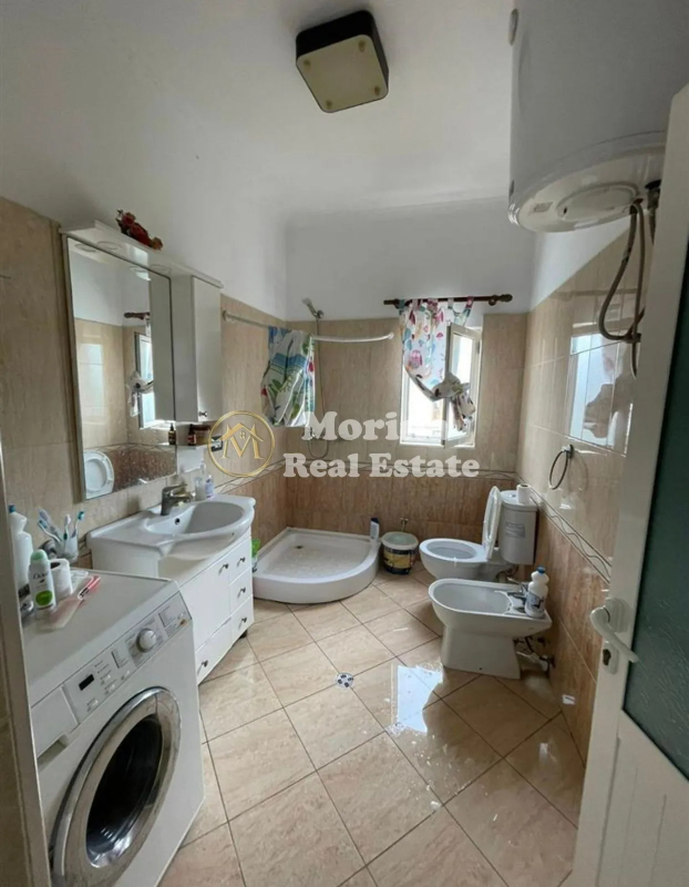 Tirane, jepet me qera apartament 3+1 Kati 3, 130 m² 350 € (Kamez)