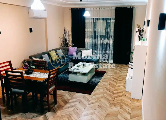 Tirane, jepet me qera apartament 2+1 Kati 1, 200 m² 900 € (Liqeni i Thate)