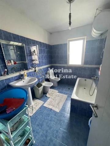 Tirane, jepet me qera shtepi 2+1 Kati 3, 120 m² 400 € (Allias)
