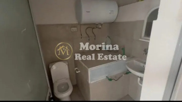 Tirane, jepet me qera ambjent biznesi Kati 1, 35 m² 400 € (Ish Ekspozita)