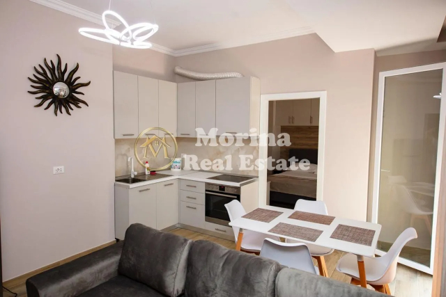 Tirane, jepet me qera apartament 1+1 Kati 9, 65 m² 600 € (Rruga e Dibres)