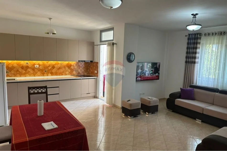 Tirane, jepet me qera apartament 1+1 Kati 3, 80 m² 600 € (Myslym Shyri)