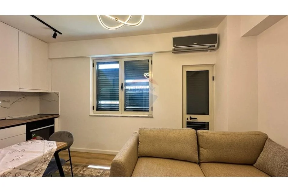 Tirane, jepet me qera apartament 1+1 , 60 m² 600 € (Muhamet Gjollesha)