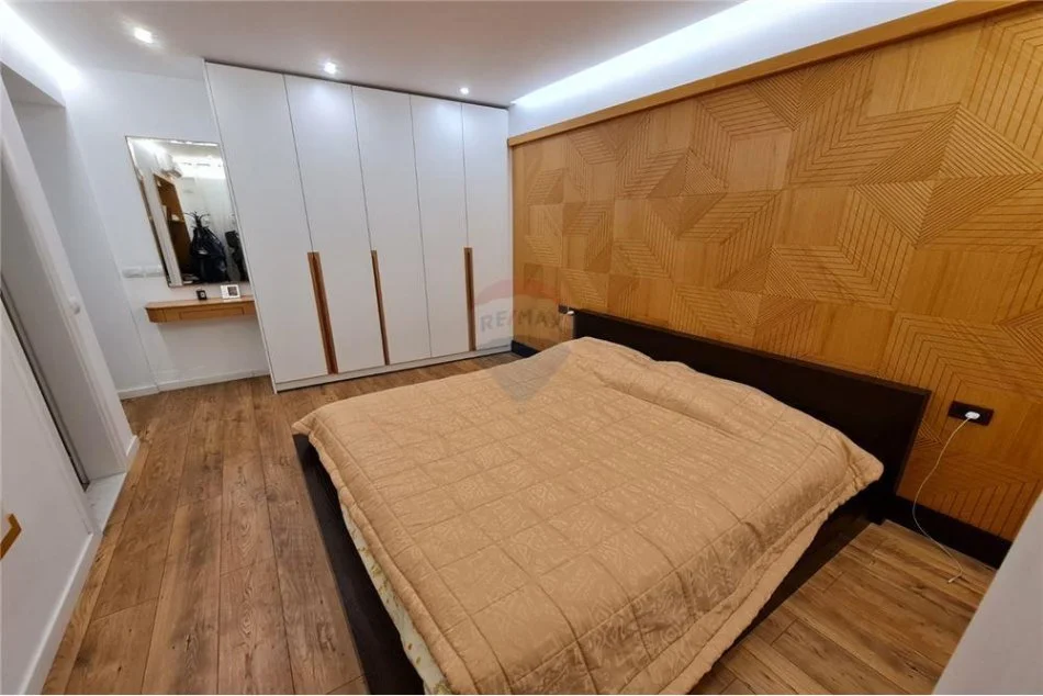 Tirane, jepet me qera apartament 1+1 , 60 m² 600 € (Muhamet Gjollesha)