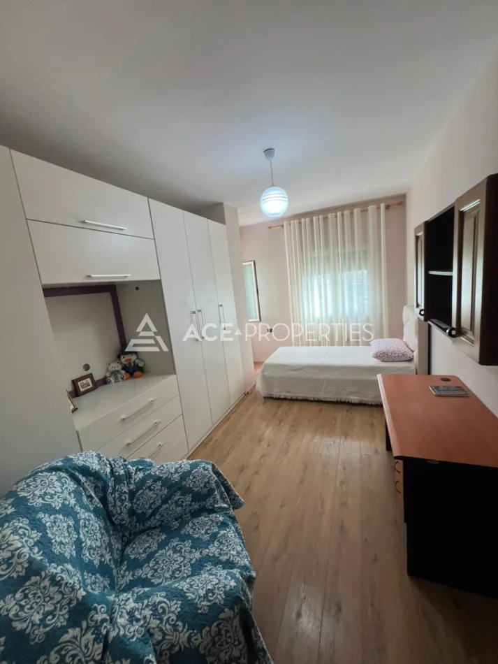 Durres, jepet me qera apartament 2+1 Kati 9, 120 m² 500 € (durres vollga)