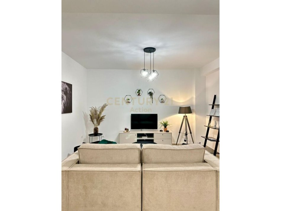 Tirane, jepet me qera apartament 1+1 Kati 4, 95 m² 750 € (MYSLYM SHYRI)