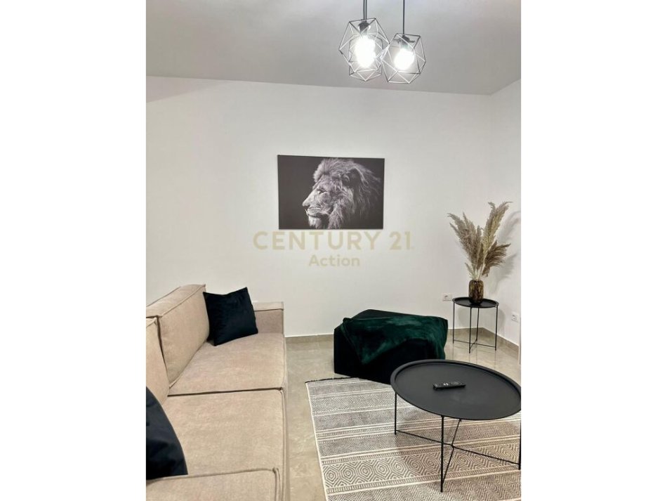 Tirane, jepet me qera apartament 1+1 Kati 4, 95 m² 750 € (MYSLYM SHYRI)