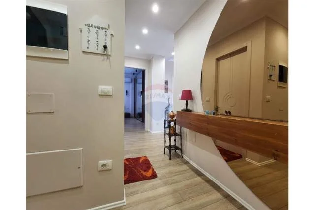 Tirane, jepet me qera apartament 2+1 Kati 9, 100 m² 850  (Rruga Islam Alla)