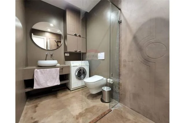 Tirane, jepet me qera apartament 2+1 Kati 9, 100 m² 850  (Rruga Islam Alla)