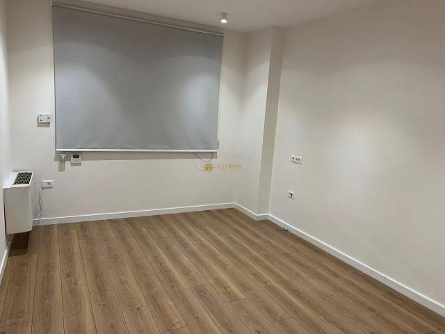 Tirane, jepet me qera zyre Kati 3, 127 m² 800 Euro (Myslym Shyri)