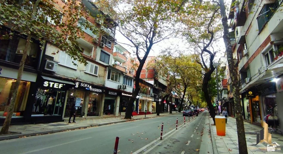 Tirane, shitet dyqan Kati 0, 90 m² 560.000 € (Myslym Shyri buze rruge)