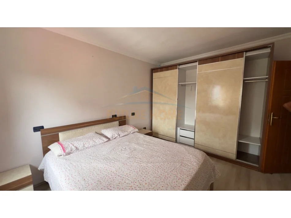 Tirane, jepet me qera apartament 1+1 Kati 5, 60 m² 600 € (MYSLYM SHYRI)