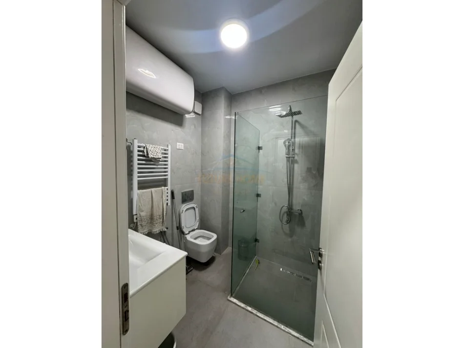 Tirane, jepet me qera apartament 2+1+PARKIM, Kati 7, 103 m² 1.000 € (MYSLYM SHYRI)