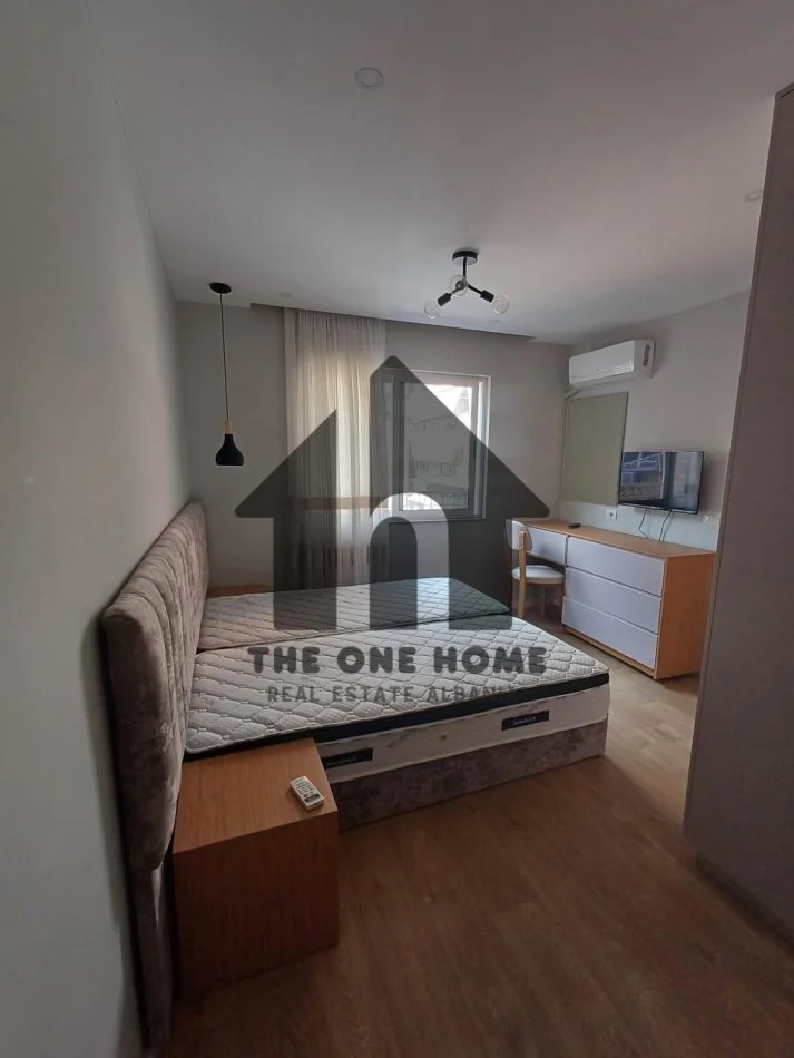 Tirane, jepet me qera apartament 1+1+Ballkon Kati 4, 65 m² 520 € (Myslym Shyre)