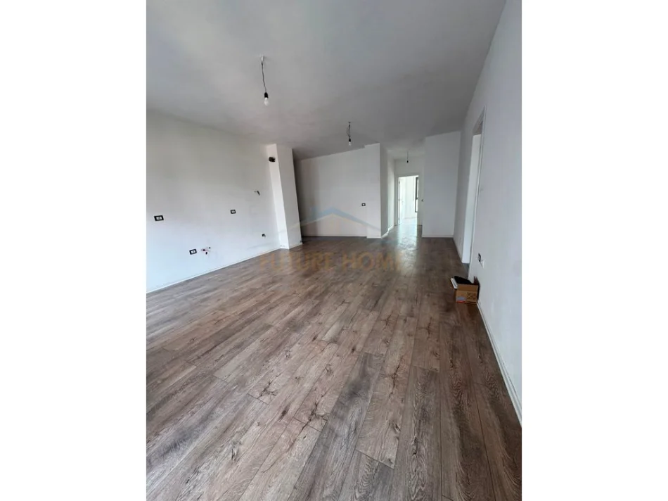Tirane, shitet apartament 3+1+2 Kati 2, 124 m² 230.000 € (KOMPLEKSI NDREGJONI , BULEVARDI I RI)