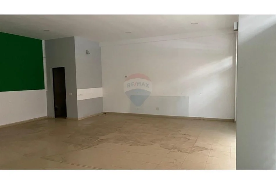 Tirane, shitet dyqan Kati 0, 183 m² (Rruga Jordan Misja)