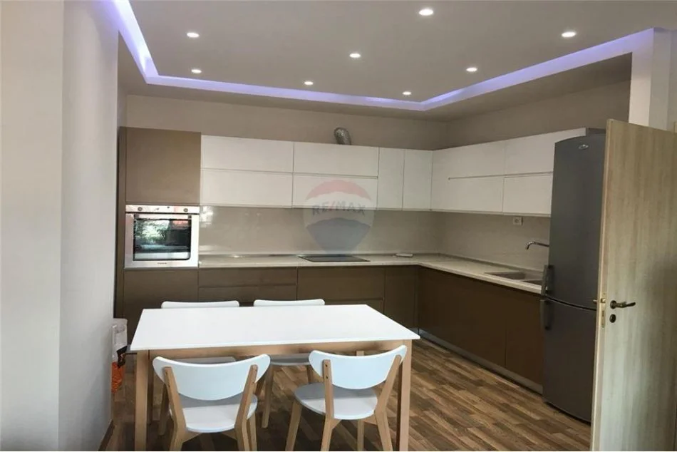 Tirane, jepet me qera apartament 2+1 Kati 5, 114 m² 600 € (" Aleksandri i Madh " ASTIR)