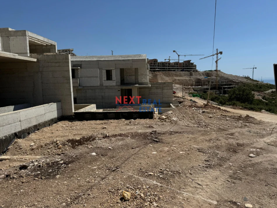 Vlore, shitet Vile 3+1+Aneks+Ballkon , 500 m² 1.230.000 € (PALASE)