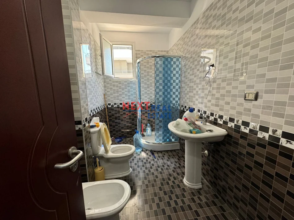 REZERVO PRONEN VETEM ME 500€! Vlore, shitet apartament 2+1+Ballkon , 106 m² 200.000 € (LUNGOMARE)