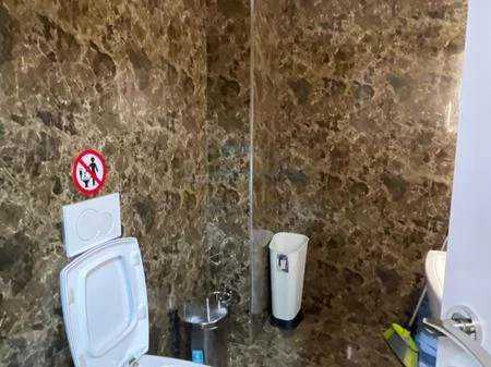 Qera, Ambient Komercial, perball Maternitetit te Ri, Tiranë. AREA50795