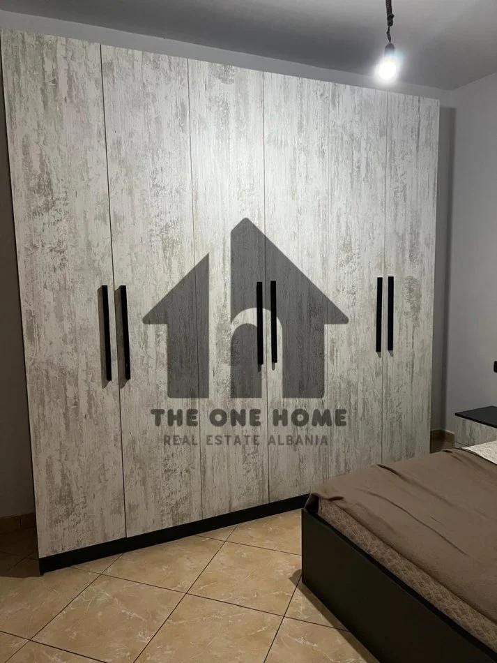 Tirane, jepet me qera apartament 1+1+Ballkon Kati 3, 70 m² 600 € (Nentekatshet)