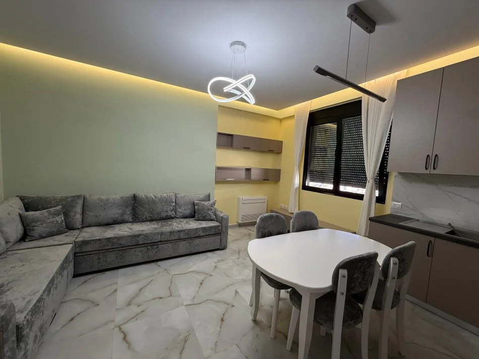 Tirane, jepet me qera apartament 1+1 Kati 2, 73 m² 600 € (KODRA DIELLIT)