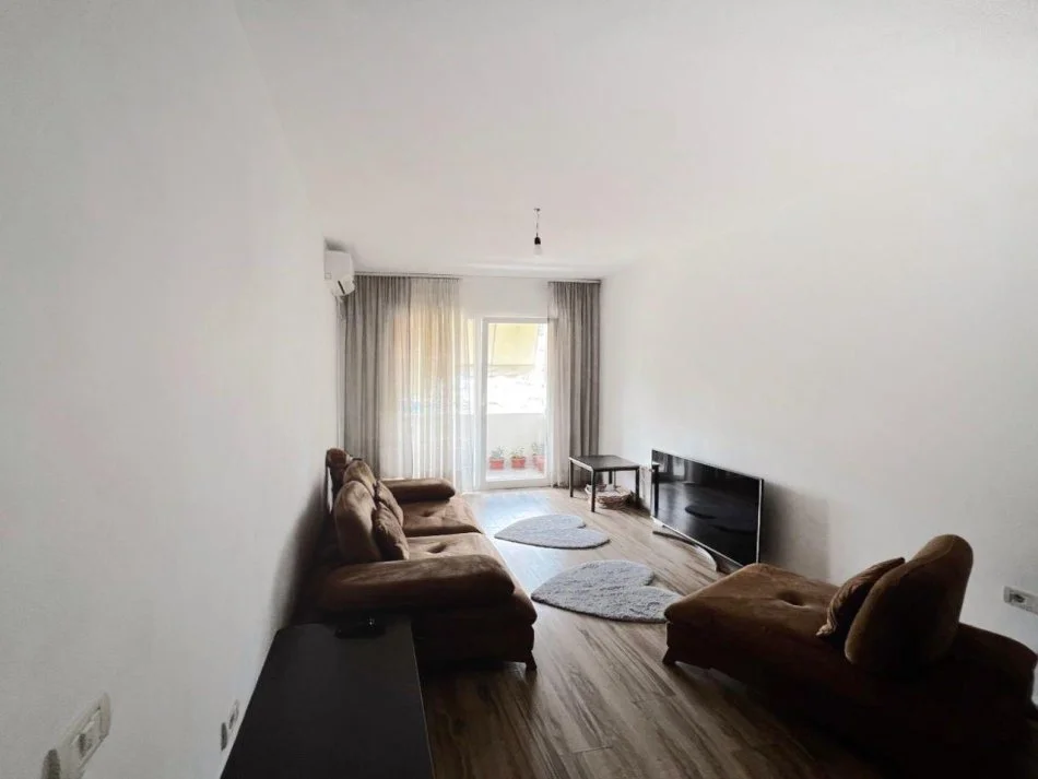 Tirane, shitet apartament 1+1 Kati 5, 60 m² 150.000 € (Rruga Robert Shvarc, Komuna e Parisit, NIKU CONSTRUCTION)