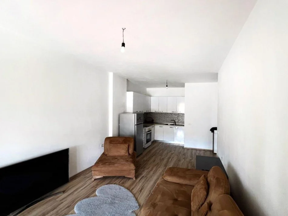 Tirane, shitet apartament 1+1 Kati 5, 60 m² 150.000 € (Rruga Robert Shvarc, Komuna e Parisit, NIKU CONSTRUCTION)