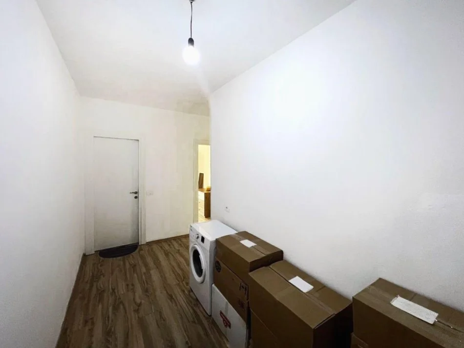 Tirane, shitet apartament 1+1 Kati 5, 60 m² 150.000 € (Rruga Robert Shvarc, Komuna e Parisit, NIKU CONSTRUCTION)