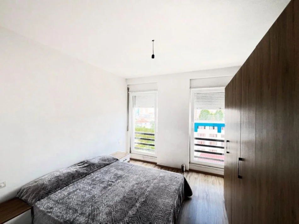 Tirane, shitet apartament 1+1 Kati 5, 60 m² 150.000 € (Rruga Robert Shvarc, Komuna e Parisit, NIKU CONSTRUCTION)