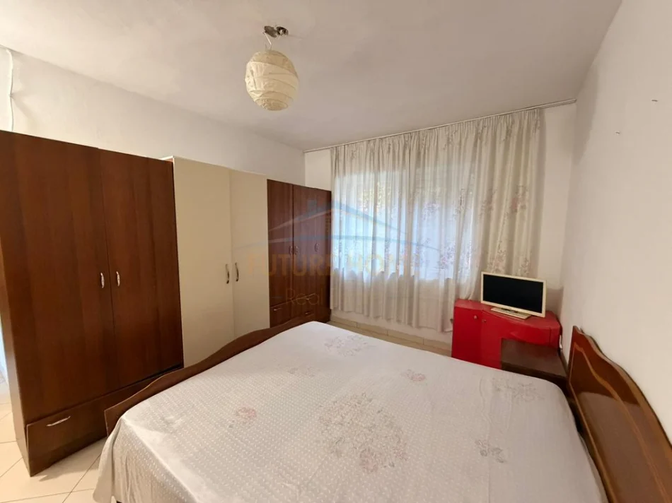 Tirane, jepet me qera apartament 1+1 Kati 1, 60 m² 330 € (NISHARAKU)