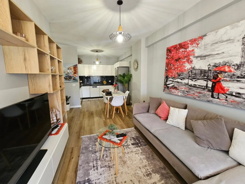 Tirane, shitet apartament 2+1+Ballkon Kati 4, 85 m² 135.000 € (Bulevardi I, Kashar, Kompleksi Fratari, Astir)