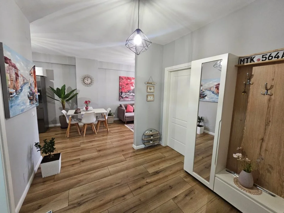 Tirane, shitet apartament 2+1+Ballkon Kati 4, 85 m² 135.000 € (Bulevardi I, Kashar, Kompleksi Fratari, Astir)