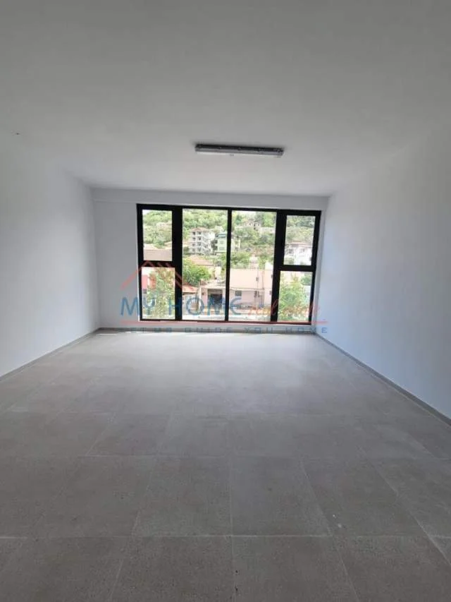 Tirane, shes zyre Kati 1, 52 m² 71.900 Euro (Rruga e Kavajes)