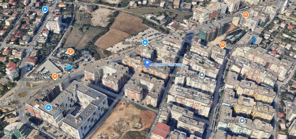 Tirane, jap me qera garazh | post parkimi Kati -1, 16 m² 70 € (Rruga Kolë Koçi)